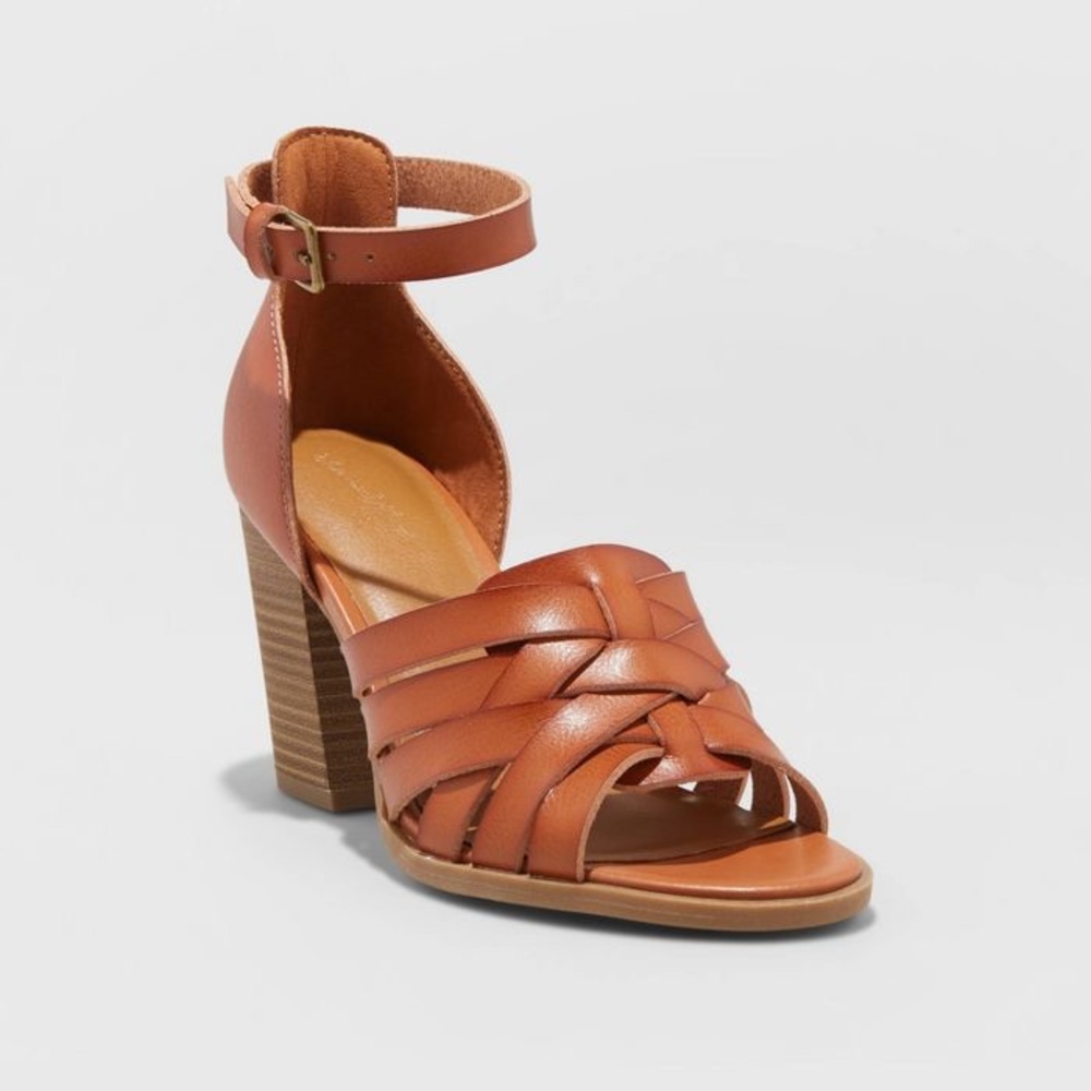 Universal Thread Addie Heels